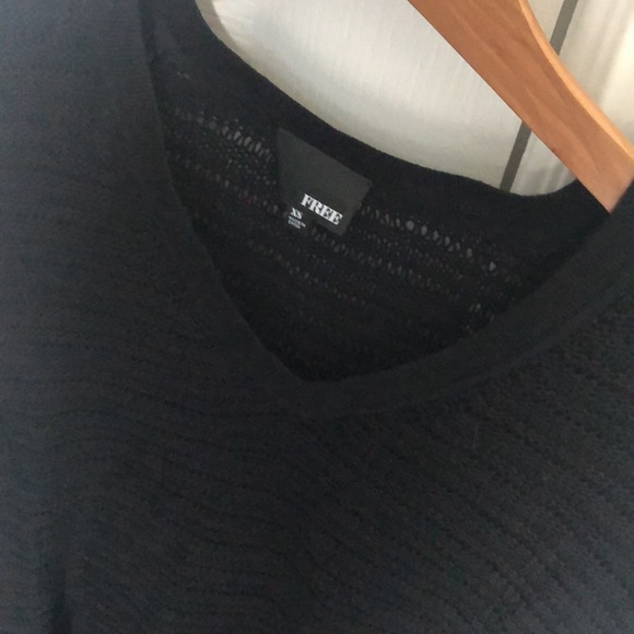 Wilfred, black v-neck sweater- cashmere. Size XS - Picture 2 of 4